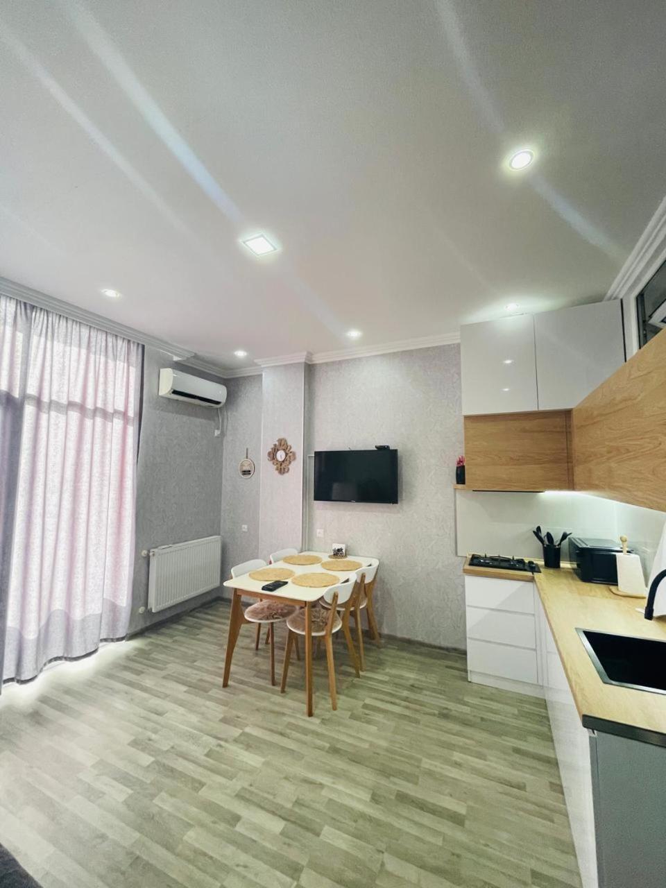 Kate'S New Cozy Apartment Kutaisi Luaran gambar